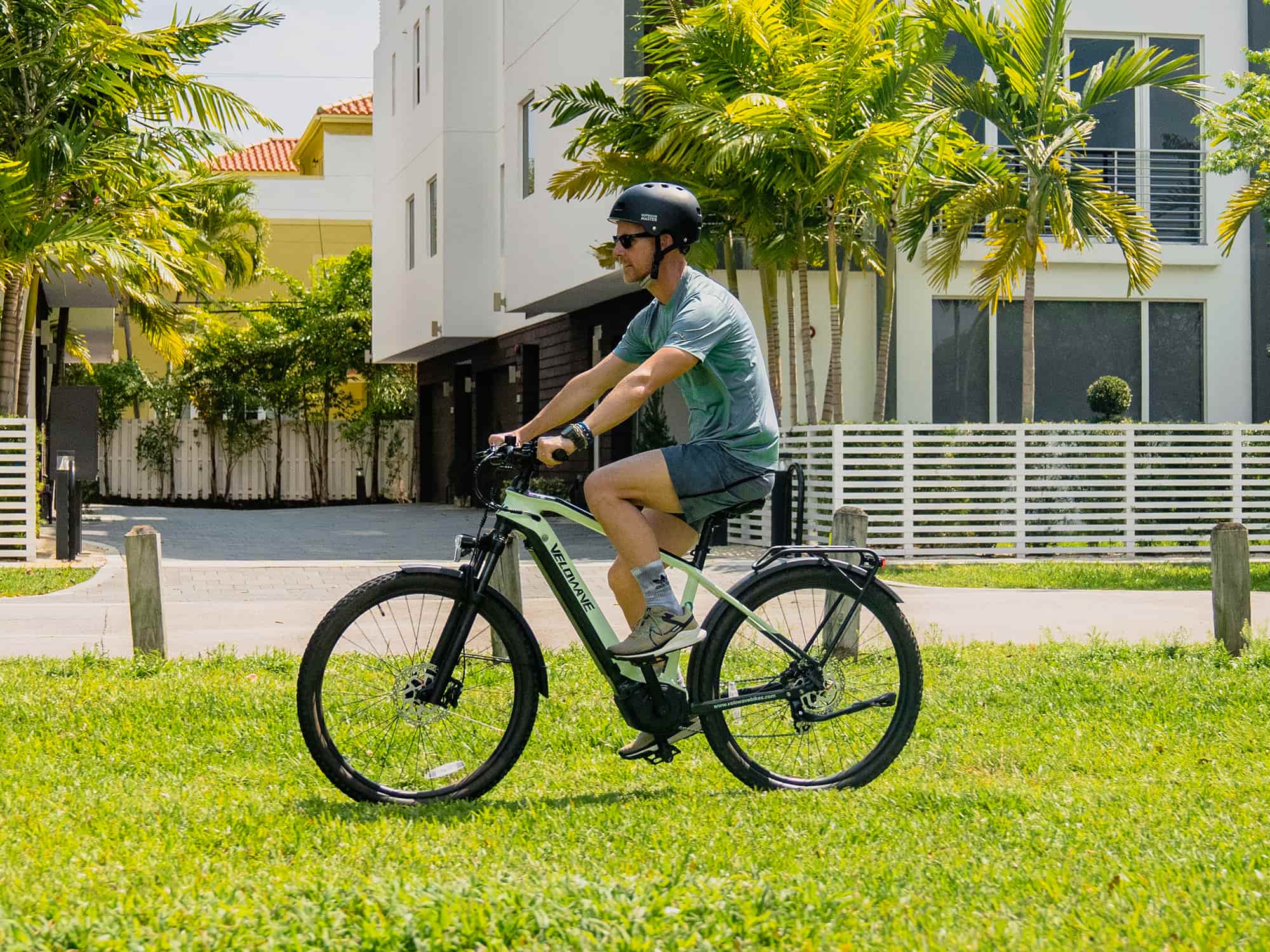 Swift M Mid-Drive E-Bike for Powerful and Effortless Riding