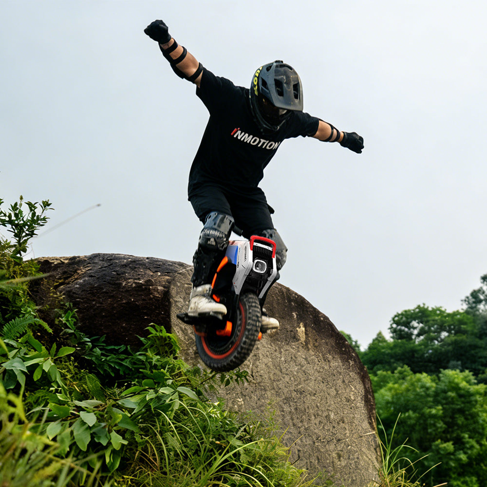 INMOTION V14 PRO Electric Unicycle - image 2