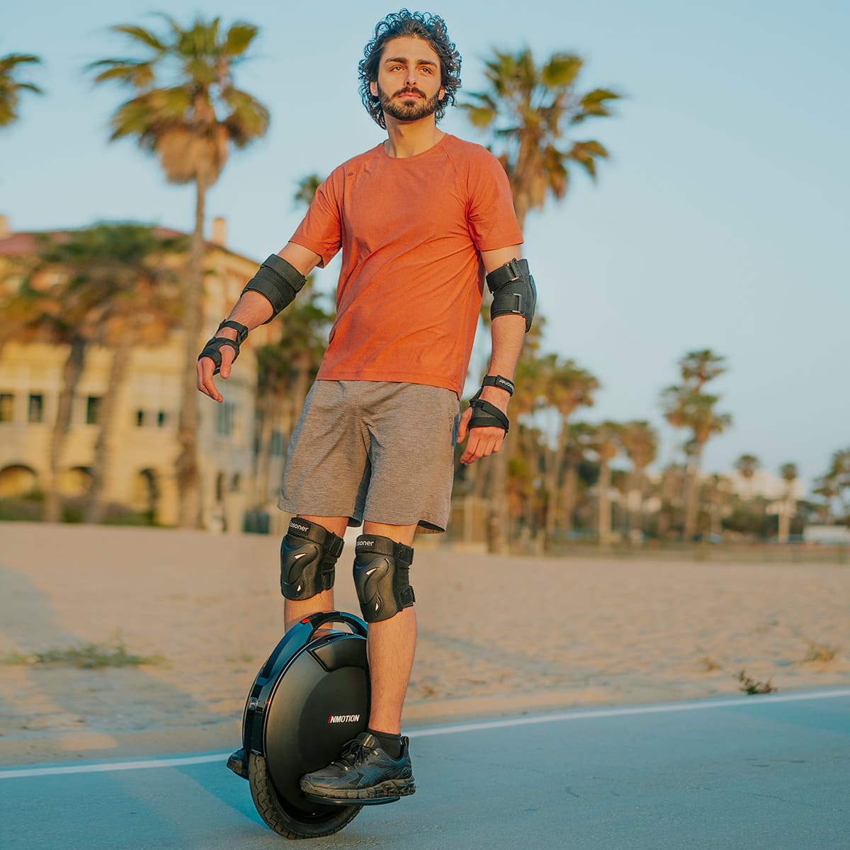 INMOTION V8S Electric Unicycle - image 2